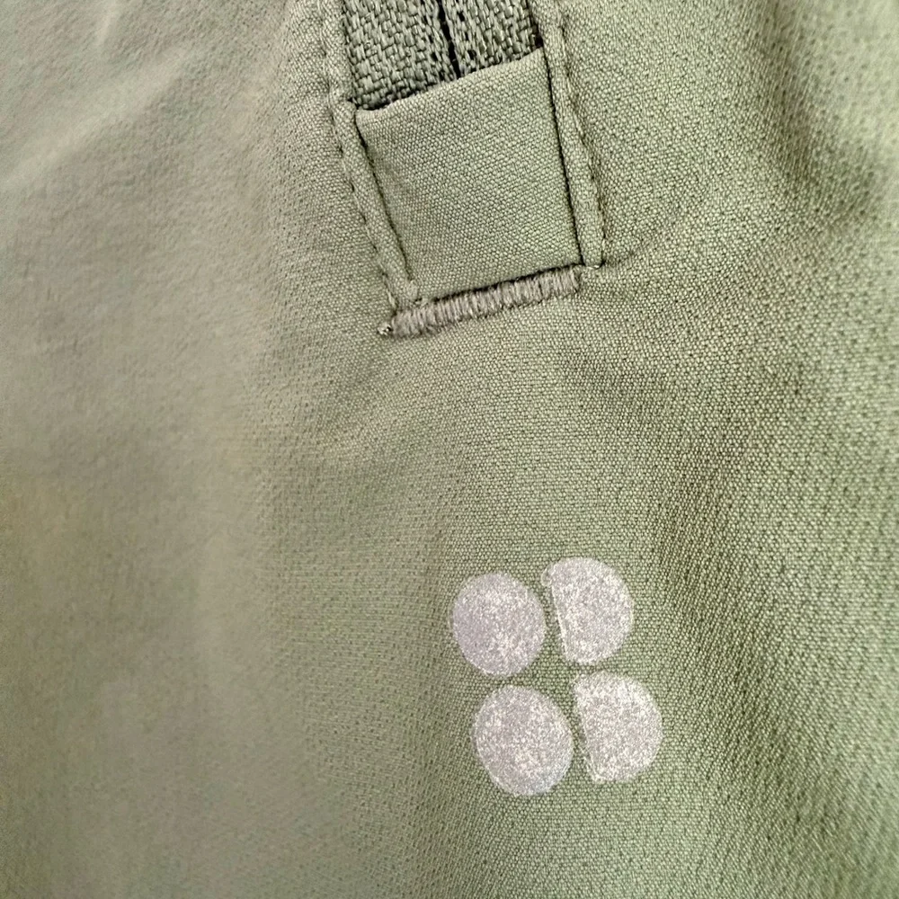Sweaty Betty Summit Water Resistant Hiking Women’s Shorts Size XL in Sage Green - Picture 7 of 9